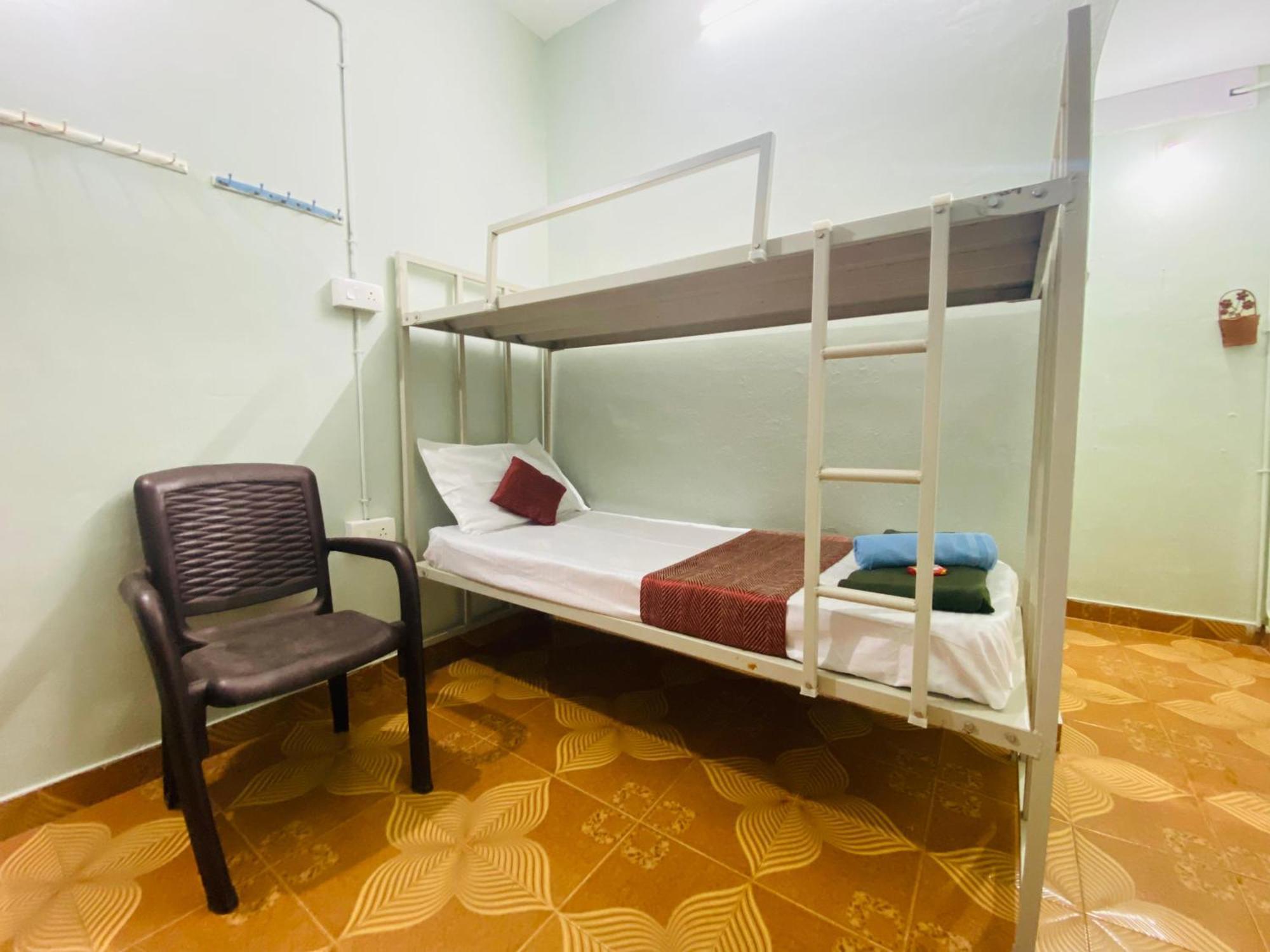 Happy Living Dormitory Kannur Railway Station ภายนอก รูปภาพ